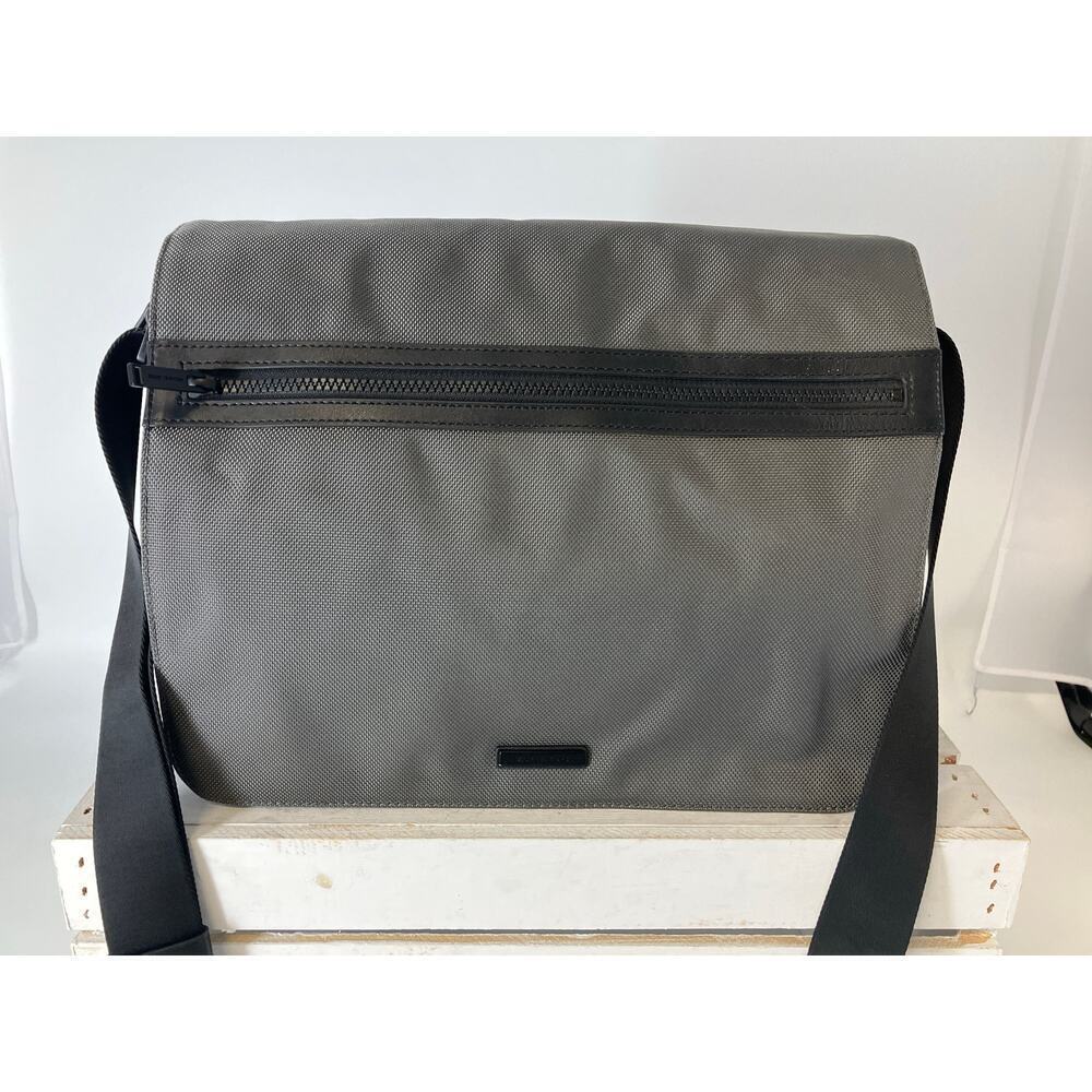 MICHAEL KORS NWT PARKER LG CHARCOAL CANVAS MESSANGER BAG